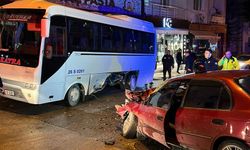 Eskişehir’de trafik kazası: Otomobil minibüse çarptı