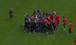 Eskişehirspor'da kritik maç öncesi gerginlik: Futbolcular birbirine girdi