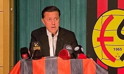 Hatipoğlu’ndan minik Eskişehirsporluya jest