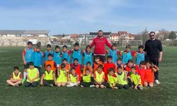 Eskişehir'de futbol kış okulları antrenmanları devam ediyor