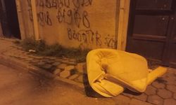 Eskişehir'de kaldırım kenarı çöplüğe döndü