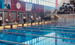 Minik yüzücüler seçmelerde kapıştı