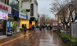 Eskişehir’de yağmur etrafı sessizliğe bürüdü