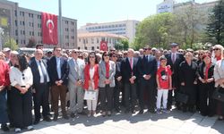 Cumhuriyeti demokrasiyle büyüteceğiz!