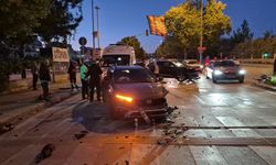 Eskişehir'de kavşakta kaza: 2 kişi yaralandı