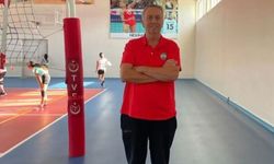 Kazım Tokat yarım asırdır voleybola emek veriyor