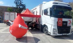 Valilik Meydanı’nda kan bağışı noktası kuruldu