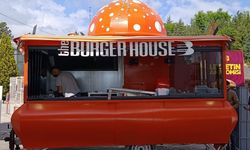 Kütahya'da gezici Burger karavanını sanat eserine dönüştürdü