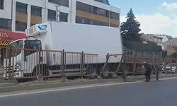 Eskişehir'de dalgınlık trafiği tehlikeye attı: Facia kıl payı atlatıldı