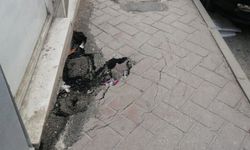 Eskişehir'de kaldırımlar adeta köstebek yuvasına döndü