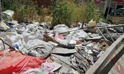 Eskişehir'de binalar yıkıldıkça alanlar çöplüğe dönüyor