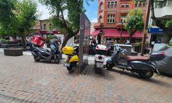 Eskişehir'de gelişigüzel park edilen motosikletler tepki çekiyor