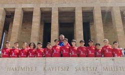 Minik Eskişehirsporlular Ata’yı ziyaret etti