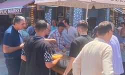 Odunpazarı esnafından aşure ayında anlamlı ikram