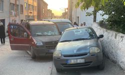 Eskişehir'de zincirleme kaza: İki araç çarpıştı, 3 kişi yaralandı