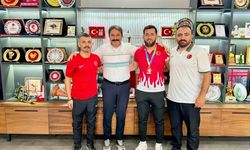 Eskişehirli güreşçilerden büyük gurur