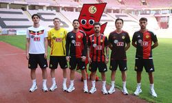 Eskişehirsporlu futbolculardan ortak mesaj: Sezonun şampiyon formaları olacak