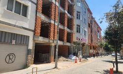 İnşaat önlerinde yetersiz güvenlik önlemleri endişe yaratıyor