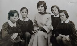 Eskişehir'de vefa örneği: 50 yıl sonra öğretmenlerinin kapısını çaldılar
