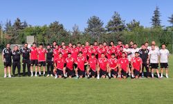 Eskişehirspor sahaya indi: Tesislerde ilk antrenman