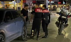 Yunus polislerinden şüpheli araçta uyuşturucu operasyonu
