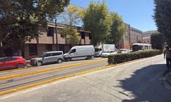 Eskişehir’de hatalı park trafiği felç etti!