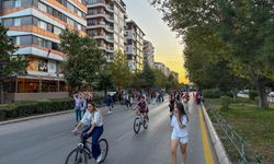 Eskişehir’de arabasız pazar: Atatürk Bulvarı araçlara kapatıldı