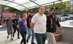 Eskişehir’de arkadaşını bıçaklayarak öldüren zanlı ve 3 şüpheli adliyede