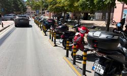 Eskişehir'de araç parkını önlemek için konuldu: Motosikletlerle doldu