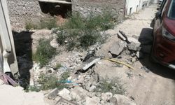 Eskişehir’de yıkım sonrası tehlike büyüyor: Tedbir alınmadı, kaldırım çöktü!