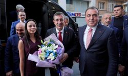 Cumhurbaşkanı Yardımcısı Yılmaz’dan MHP Eskişehir İl Başkanlığı’na ziyaret