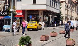 Caddelerde park yoğunluğu trafiği olumsuz etkiliyor