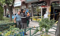 Eskişehir'de binanın kapısında ölü bulundu: Çocukları kriz geçirdi