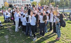 Eskişehir’de parka çıktılar, ortaya bu görüntüler çıktı: 75 anne 75 bebek