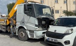 Bilecik’te vinç ile hafif ticari araç çarpıştı: 1 yaralı