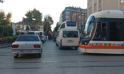 Eskişehir'de köprüde yine aynı manzara: Yasak dinlemiyorlar!