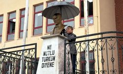 Eskişehir’de 11 yaşındaki Alperen’den duygulandıran hareket: Atam ıslanmasın
