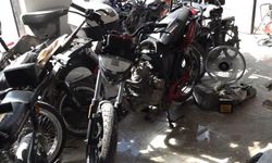 Hırsızların çaldığı motosiklet tamirciyi mağdur etti