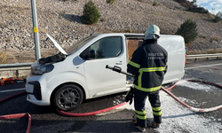 Bilecik-Sakarya yolunda araç yangını! İtfaiye müdahale etti