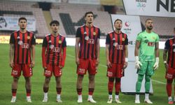 Ozan kart görürse cezalı olacak