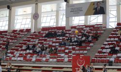 Filedeki derbiyi az sayıda sporsever takip etti
