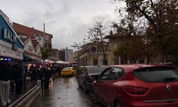 Eskişehir Balıkçılar Çarşısı çevresinde park yoğunluğu! Trafik yoğunlaştı