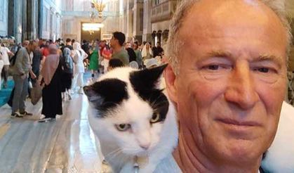Eskişehir'den İstanbul'a "omzunda kedisi ile" gitti!