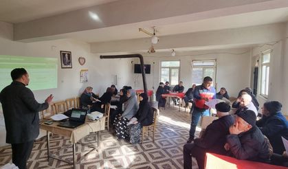 Kütahya'da üreticilere bitki sağlığı uygulama teknikleri anlatıldı