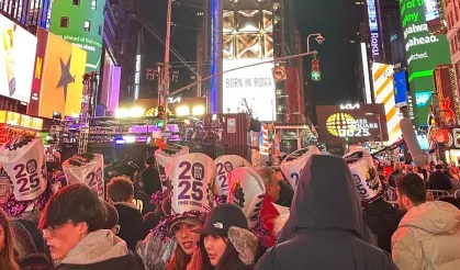 New York’ta yılbaşı coşkusu: Geniş güvenlik önlemleriyle yılbaşı