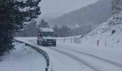Domaniç Kocayayla geçidinde kar kalınlığı 40 santimetreye ulaştı