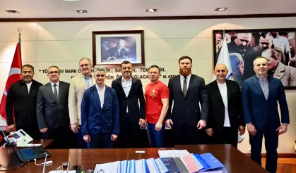 Kızıl Ordu Korosu, Başkan Nuri Çavuşoğlu’nu ziyaret etti