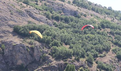 Eskişehir'de 300 metreden nefesleri kesen atlayış