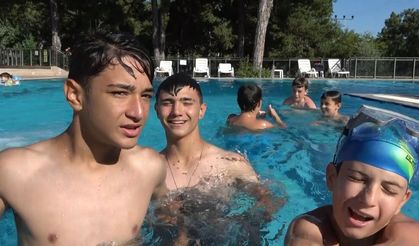 Kütahya’da sıcaklardan bunalanlar termal havuzlara akın ediyor