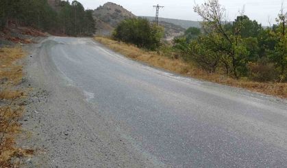 Taş ocağı tozu ve asfaltsız yola vatandaşlardan tepki